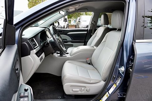 Used 2019 Toyota Highlander LE image 15