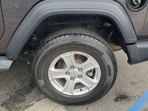 Certified 2020 Jeep Wrangler Sport image 25
