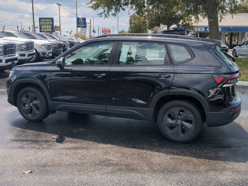 Used 2025 Volkswagen Taos S image 6