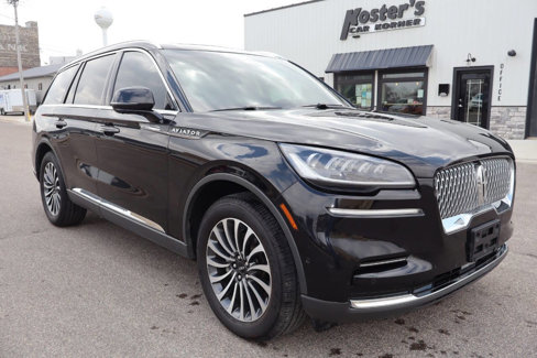 Used 2022 Lincoln Aviator Reserve w/ Elements Package Plus image 2