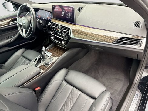 Used 2021 BMW 530i image 16