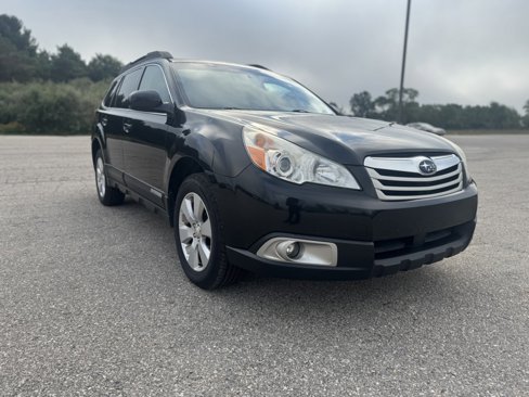 Used 2010 Subaru Outback 2.5i Premium w/ Popular Equipment Group 1B image 3