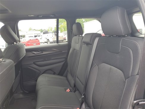 New 2025 Jeep Grand Cherokee Laredo X image 8