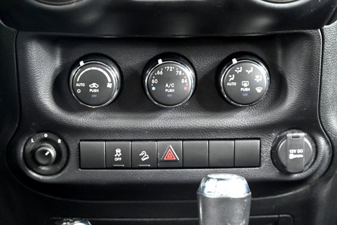 Used 2018 Jeep Wrangler Unlimited Sport image 30