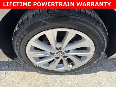 Used 2023 Toyota Camry LE image 27