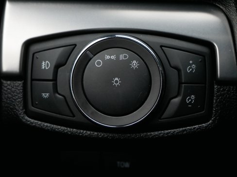 Used 2018 Ford Explorer XLT image 17