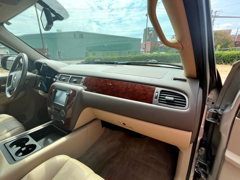 Used 2014 Chevrolet Suburban LT image 57