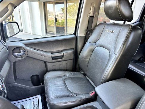 Used 2015 Nissan Xterra PRO-4X w/ Pro-4x Leather Package image 15