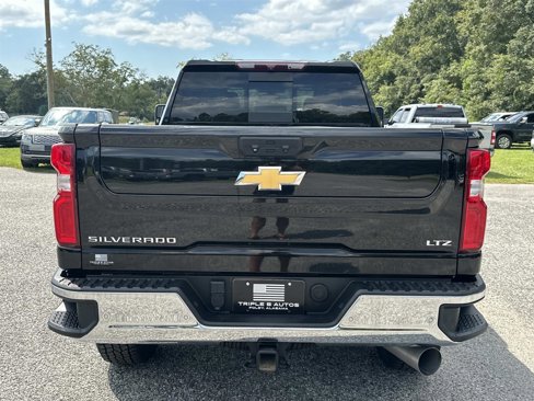 Used 2022 Chevrolet Silverado 2500 LTZ w/ LTZ Convenience Package image 6