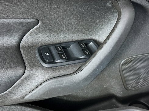 Used 2014 Ford Fiesta Titanium image 17