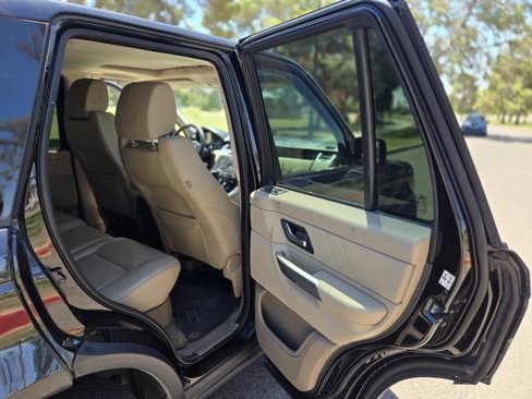 Used 2009 Land Rover Range Rover Sport HSE image 16