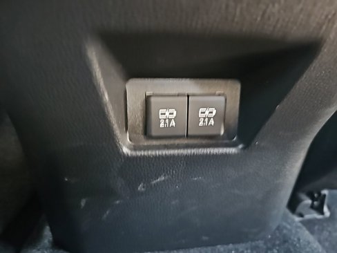 Used 2021 Toyota Venza XLE w/ Softex Package image 14