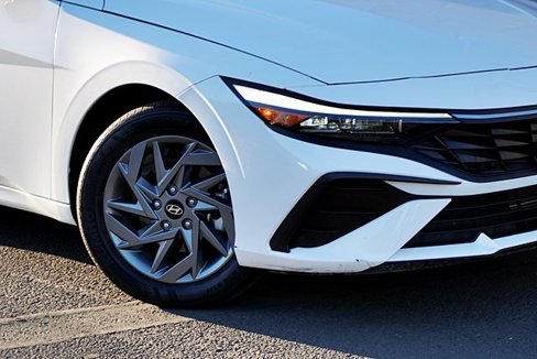 Certified 2024 Hyundai Elantra SEL image 4