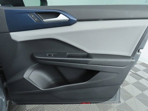 Certified 2022 Volkswagen Taos SE image 26