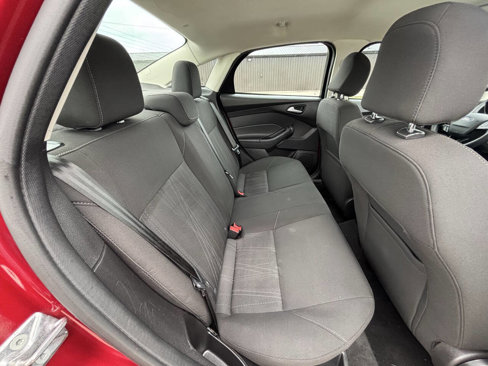 Used 2015 Ford Focus SE w/ Reverse Sensing Package image 5
