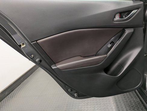 Used 2018 MAZDA MAZDA3 Touring image 22
