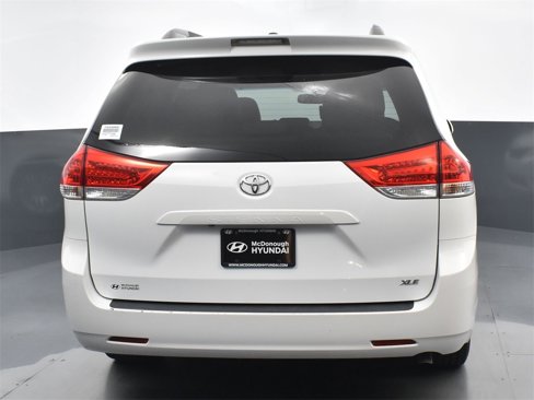 Used 2014 Toyota Sienna image 4