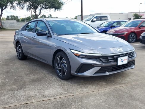 New 2025 Hyundai Elantra Sport image 2