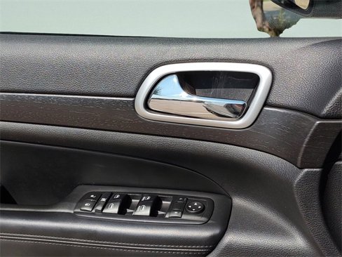 Used 2015 Jeep Grand Cherokee Altitude image 27