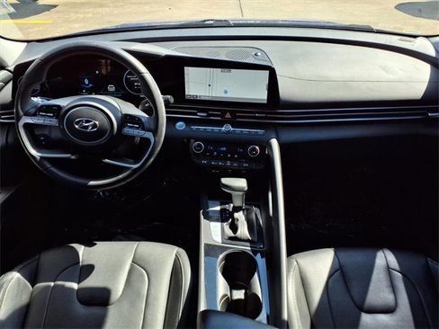 Used 2023 Hyundai Elantra Limited w/ Preferred Accessory Package image 3
