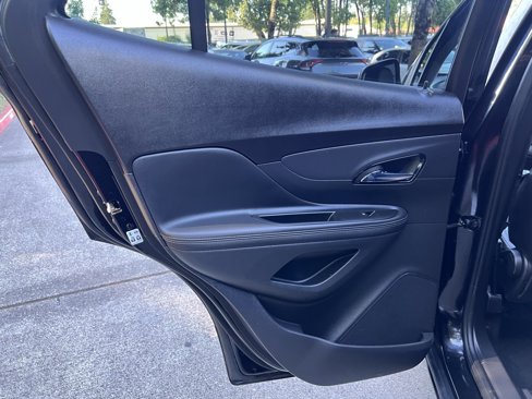 Used 2022 Buick Encore Preferred image 9
