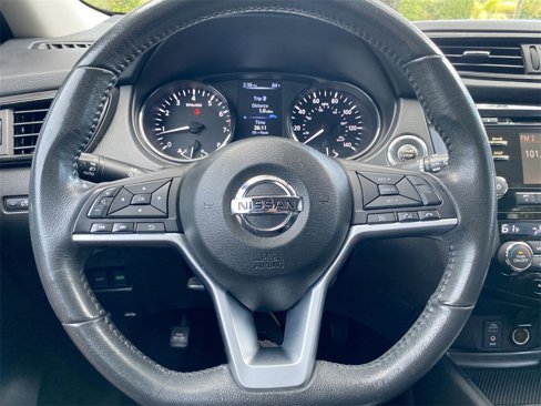 Used 2017 Nissan Rogue SV w/ Midnight Edition Package image 17
