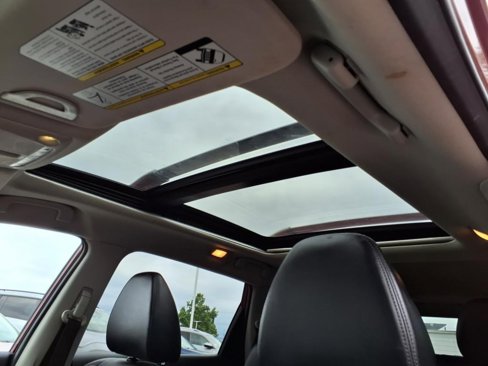 Used 2014 Nissan Rogue SL w/ SL Premium Package image 16