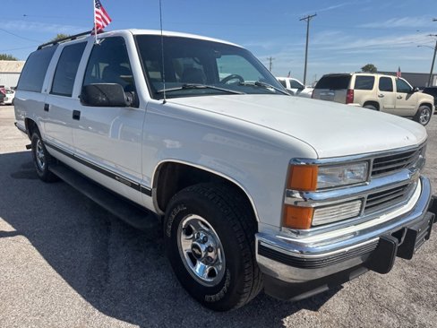 Used 1999 Chevrolet Suburban 2WD w/ Preferred Equipment Group 3 image 4