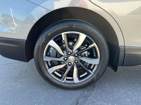Used 2023 Chevrolet Equinox Premier image 14