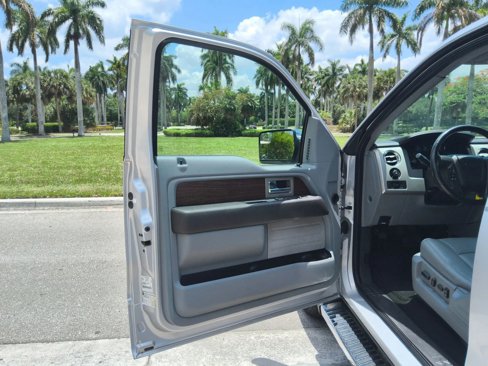 Used 2013 Ford F150 Lariat w/ Lariat Chrome Pkg image 9