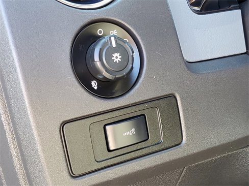 Used 2013 Ford F150 XLT w/ XTR Pkg image 8