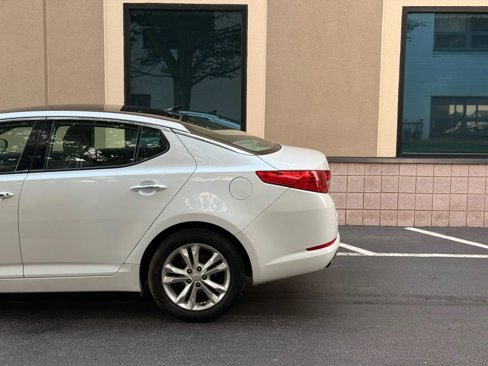 Used 2012 Kia Optima EX w/ Premium Pkg image 10