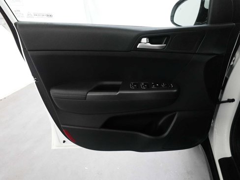 Used 2021 Kia Sportage LX w/ LX AWD Popular Package image 10