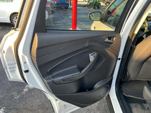 Used 2018 Ford Escape SE image 12