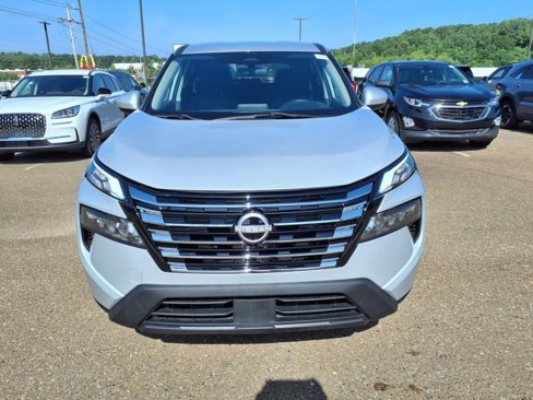 Used 2024 Nissan Rogue SV image 10