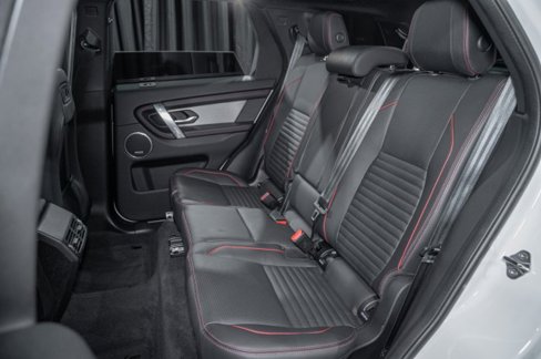 Used 2022 Land Rover Discovery Sport SE R-Dynamic image 11