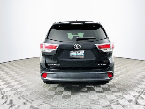 Used 2015 Toyota Highlander XLE image 6