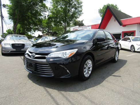 Used 2016 Toyota Camry image 14