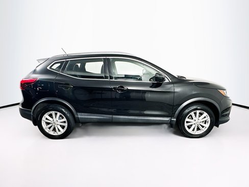 Used 2018 Nissan Rogue Sport SV image 10