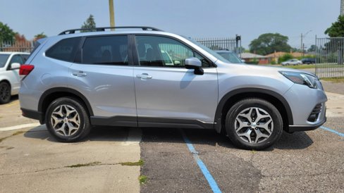 Used 2023 Subaru Forester Premium image 7