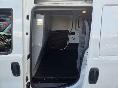 Used 2018 RAM ProMaster City Tradesman image 14
