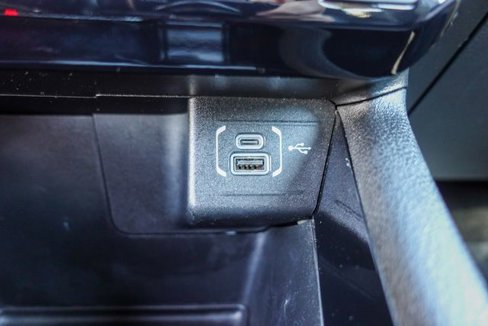 Used 2023 Jeep Compass Limited image 22