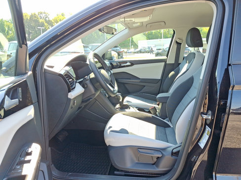 New 2025 Volkswagen Taos S image 7