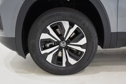 New 2025 Volkswagen Atlas Cross Sport SE image 6