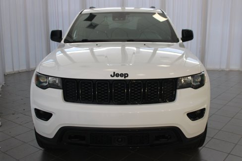 Used 2020 Jeep Grand Cherokee Laredo image 6