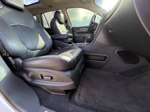 Used 2017 Buick Enclave Premium image 32