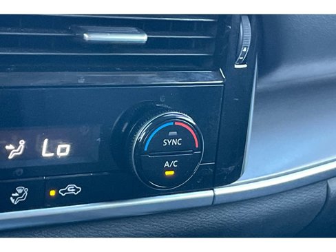 Used 2021 Nissan Rogue SV image 28