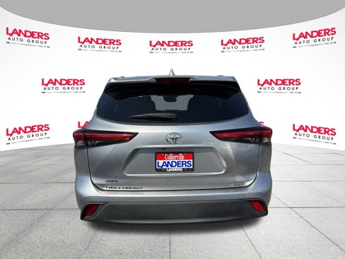 Used 2020 Toyota Highlander XLE image 4
