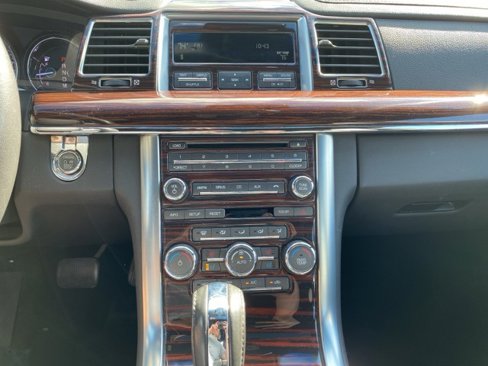 Used 2012 Lincoln MKS AWD image 27