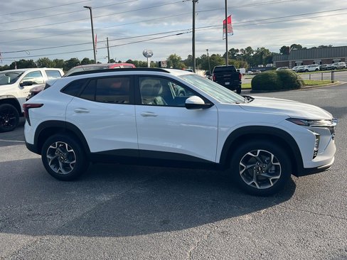 New 2025 Chevrolet Trax LT w/ Driver Confidence Package image 7